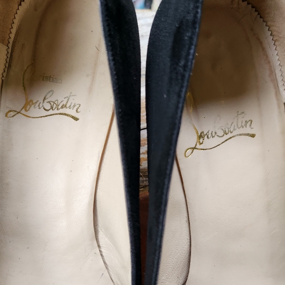 VINTAGE SUEDE PUMPS BY LOUIS VUITTON - Picture 9 of 9